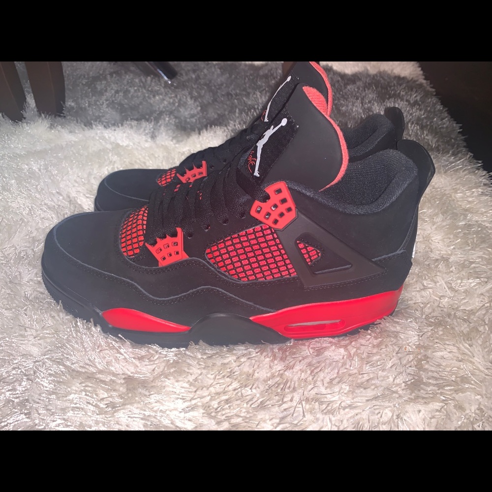 Jordan 4 Retro Red Thunders